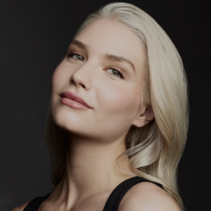 Achieve Plump Lips with Revanesse Kiss